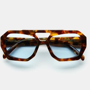 Vehla River Sunglasses in Tort/Sky